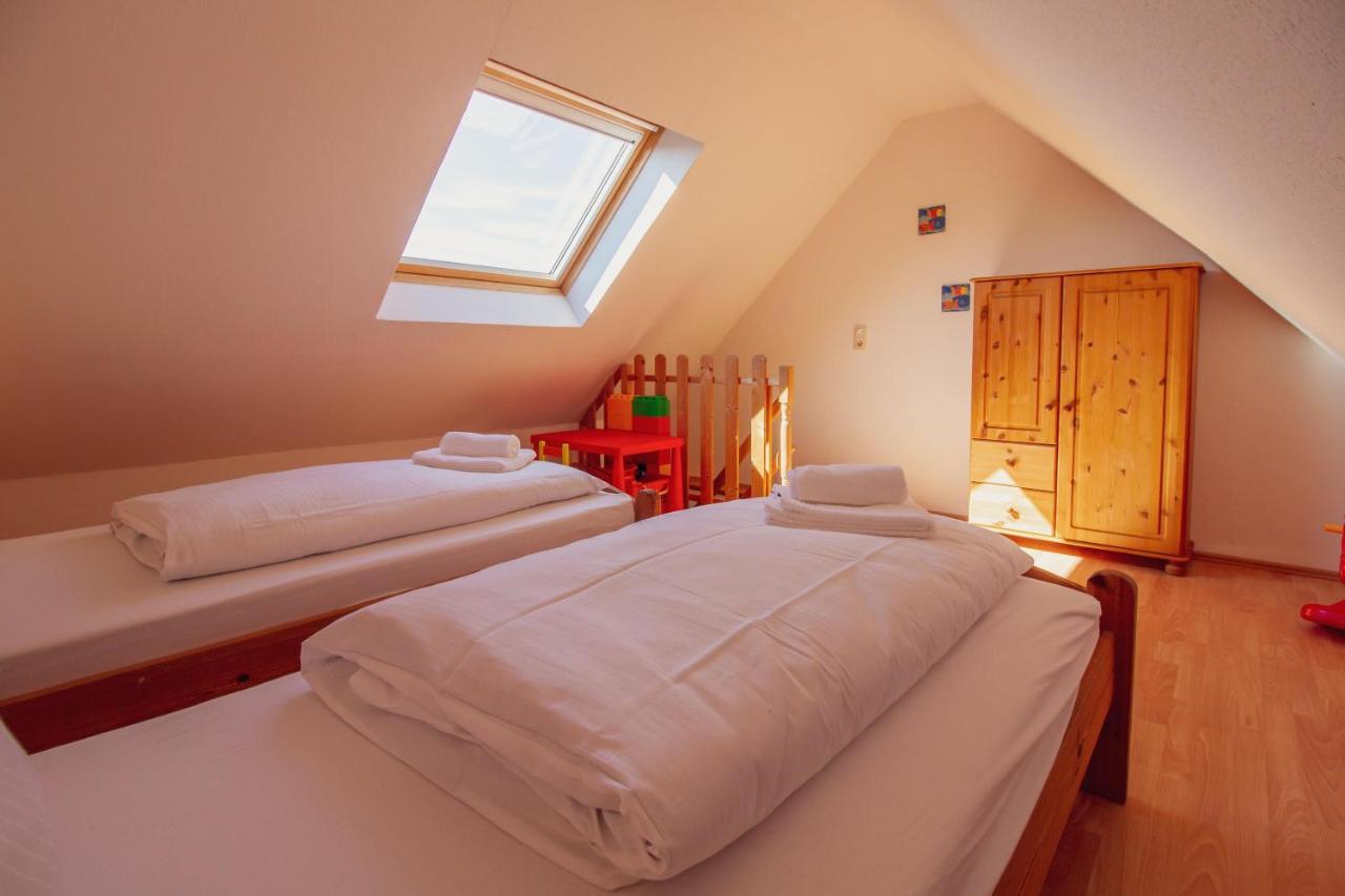 Ferienwohnung Haus Leuchtturm - Ebbe Krummhörn Exterior foto